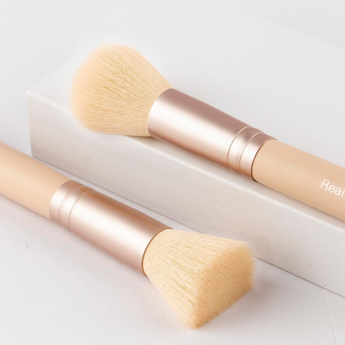 Real Perfection Makeup Brush Set 16 Pcs with 1 Eyebrow Razor Premium Synthetic Foundation Powder Concealers Eyeshadow Blush Makeup Brushes Make up Brushes Kit (Pink)